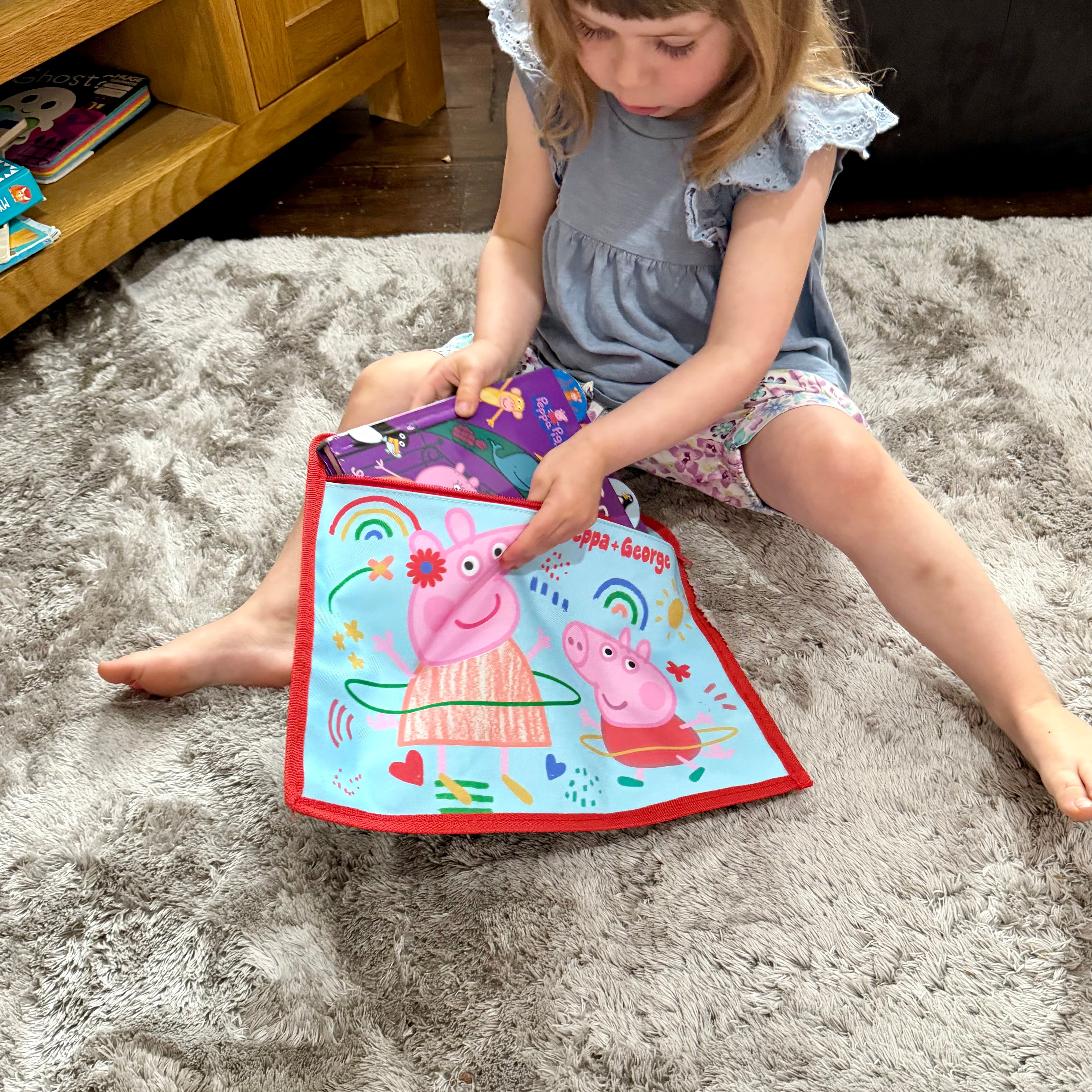 Official Peppa Pig Zipped Book Bag